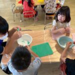Title: 色水あそび（竹とんぼ組） | Press-562 | Image No.12 | 社会福祉法人ひだまり会  かざぐるま保育園 | 福岡県行橋市