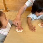 Title: 小麦粉粘土あそび（紙風船組） | Press-561 | Image No.35 | 社会福祉法人ひだまり会  かざぐるま保育園 | 福岡県行橋市