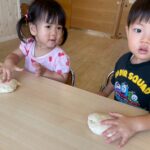 Title: 小麦粉粘土あそび（紙風船組） | Press-561 | Image No.33 | 社会福祉法人ひだまり会  かざぐるま保育園 | 福岡県行橋市