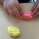 Title: 小麦粉粘土あそび（紙風船組） | Press-561 | Image No.10 | 社会福祉法人ひだまり会  かざぐるま保育園 | 福岡県行橋市
