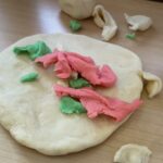 Title: 小麦粉粘土あそび（紙風船組） | Press-561 | Image No.18 | 社会福祉法人ひだまり会  かざぐるま保育園 | 福岡県行橋市