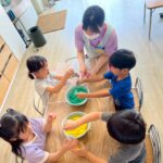 Title: 色水あそび（竹とんぼ組） | Press-562 | Image No.20 | 社会福祉法人ひだまり会  かざぐるま保育園 | 福岡県行橋市